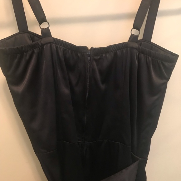 Deadly Dames dress size Med. - Picture 3 of 7